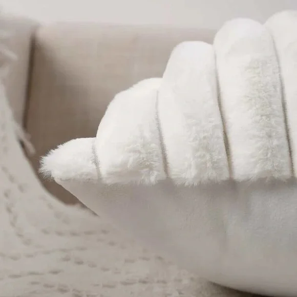 🆕 Set of 2 White Fur Decorative Pillow Covers - Picture 3 of 3